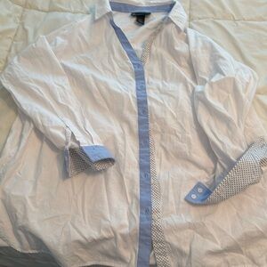 Lane Bryant white button up
Like new size 18/20